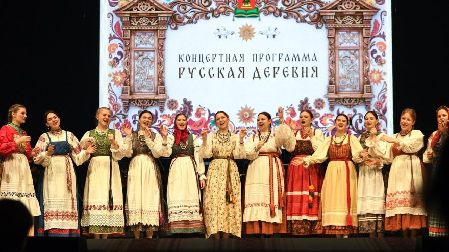 Глава тверского региона Виталий Королев поздравил клубных работников с профессиональным праздником