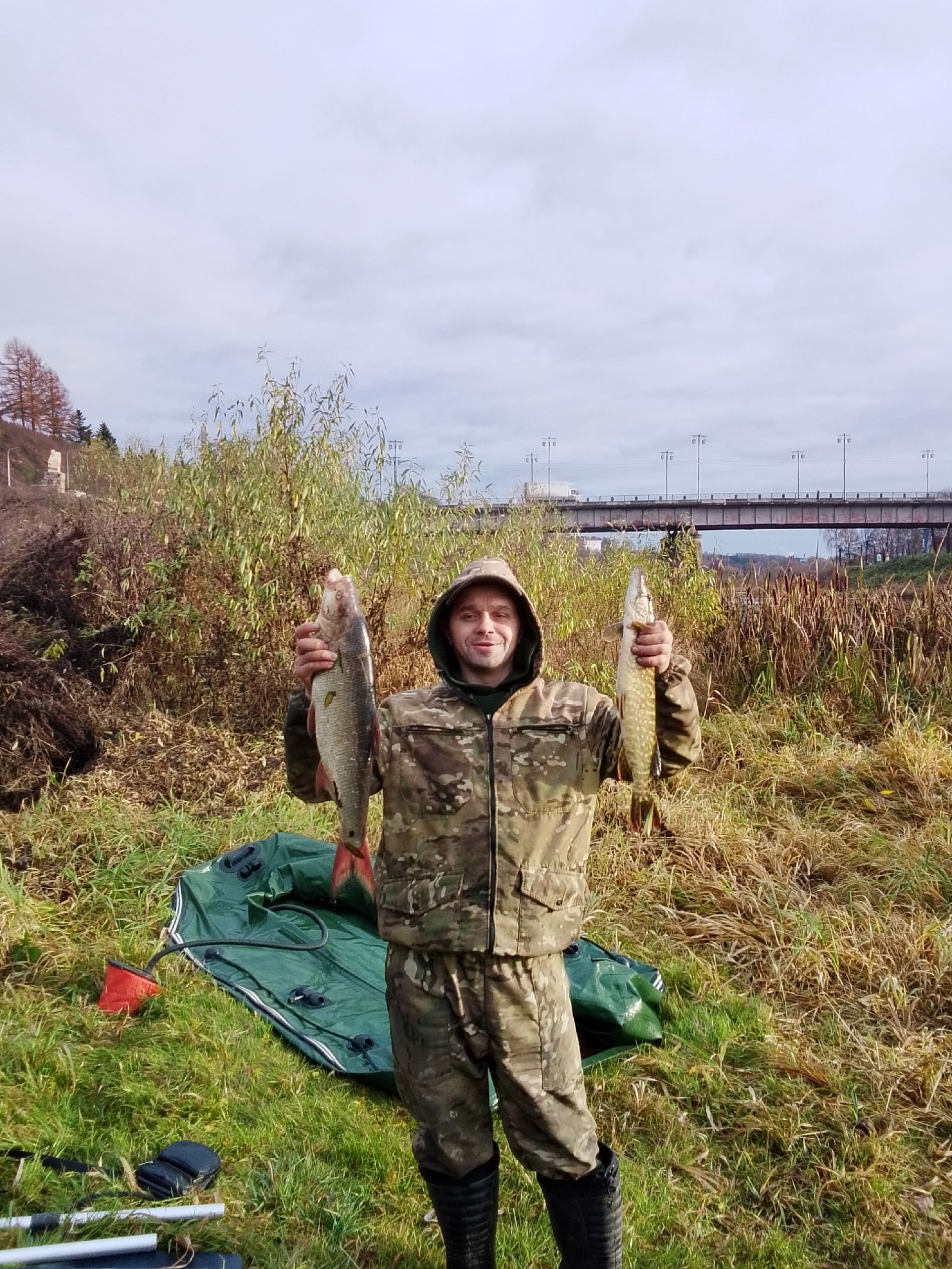 Рыбаки Тверской области закрывают сезон большими щуками