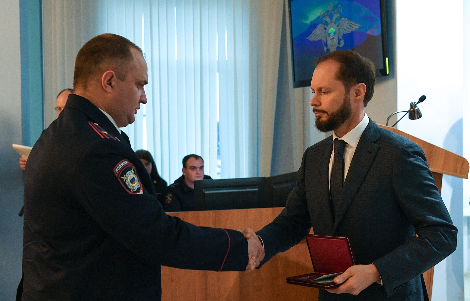 Виталий Королев вручил награды правоохранителям Тверской области