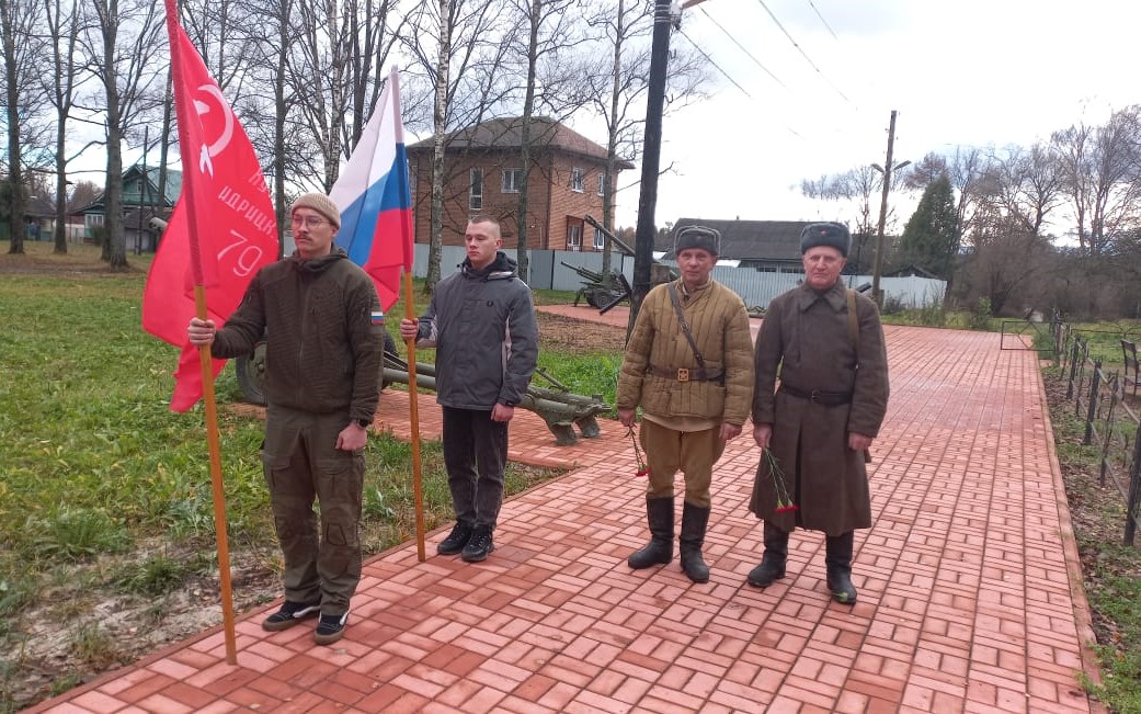В Тверской области увековечили память экипажа самолета Пе-2