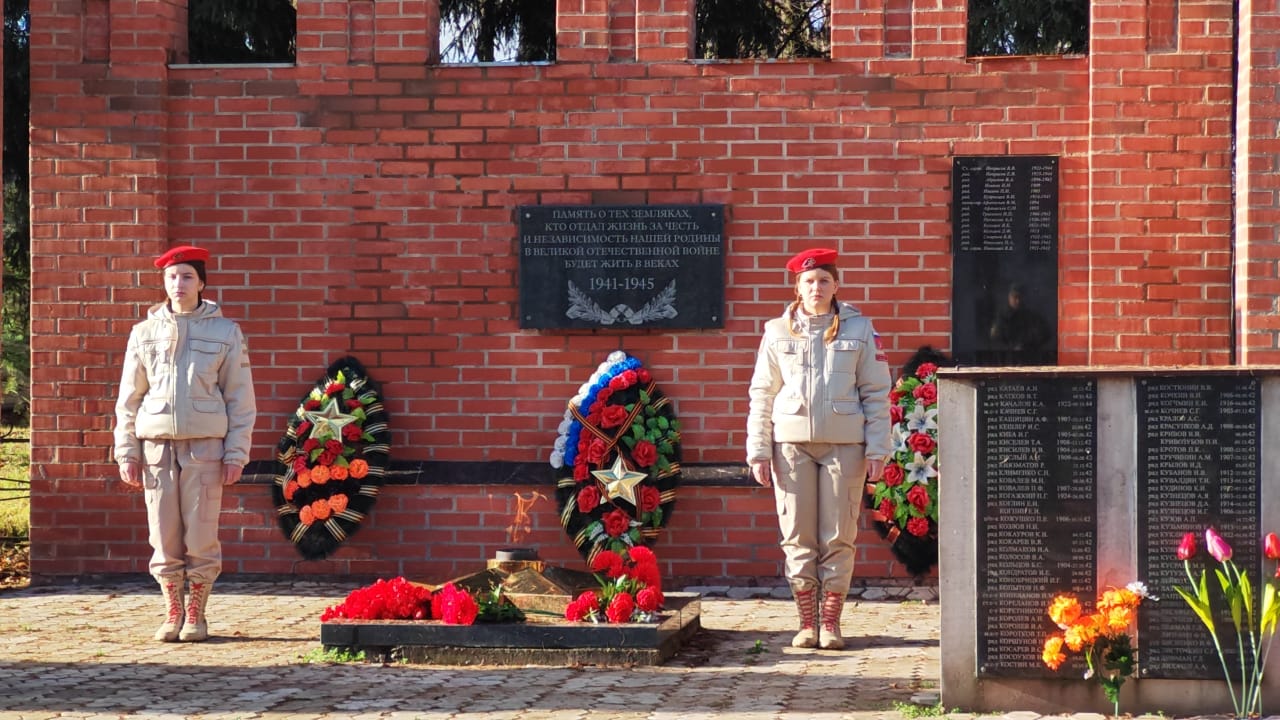 В Тверской области увековечили память экипажа самолета Пе-2