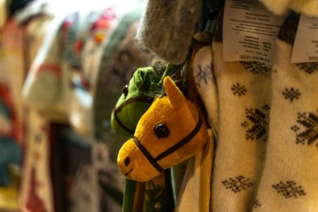 Жители и гости Твери спешат на рождественскую ярмарку ярмарку