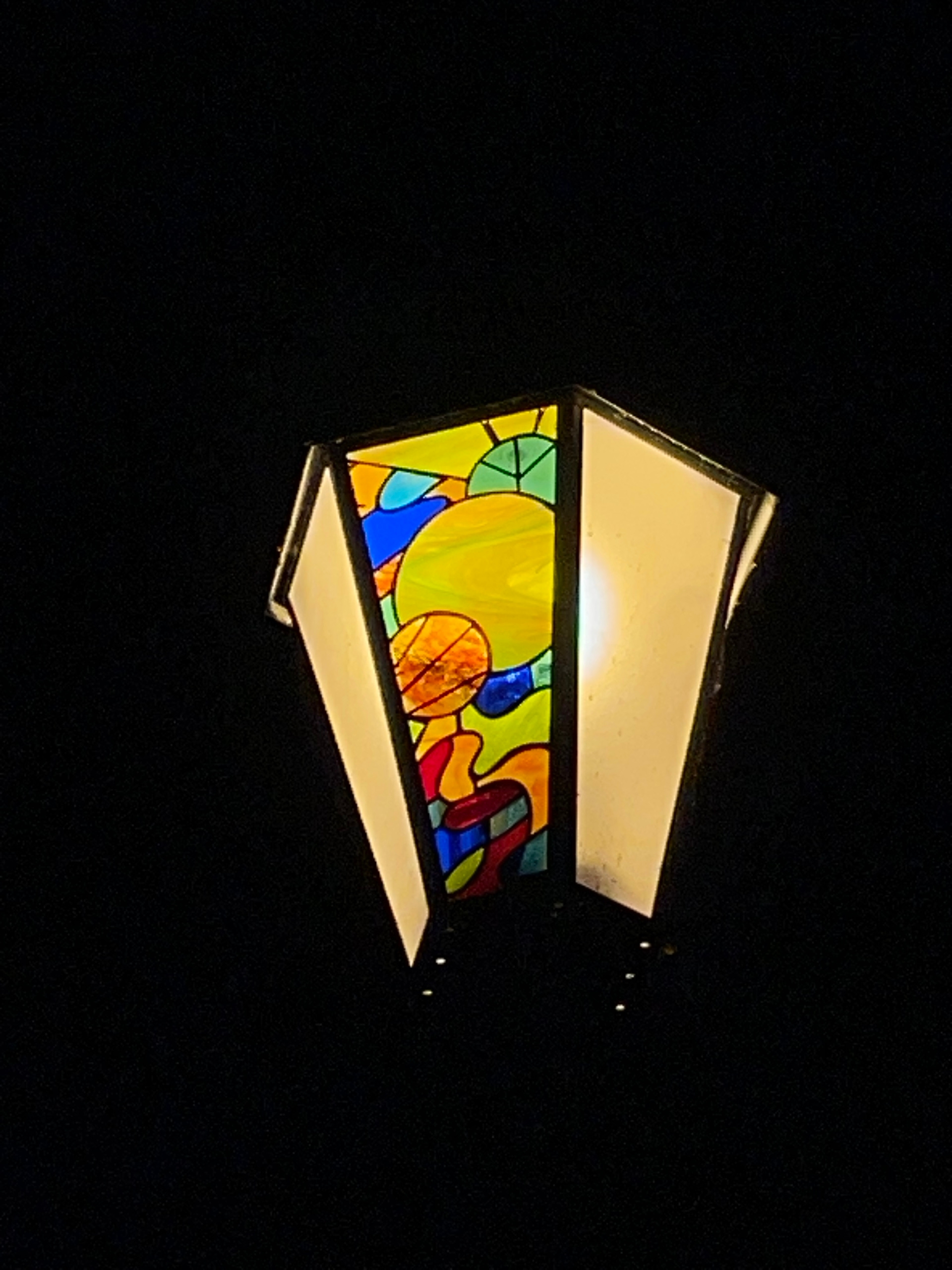 Житель Тверской области влетел в дорожный знак на электросамокате