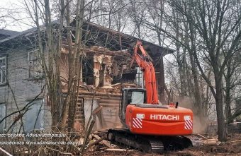 В Тверской области сносят опасные дома дома