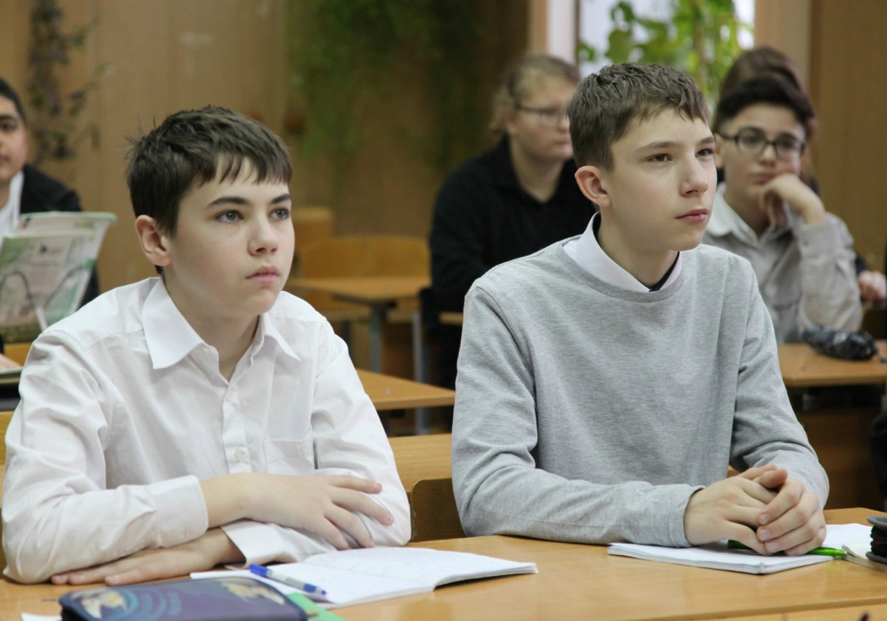 Офицер Следственного комитета рассказал школьникам о памятной для России дате