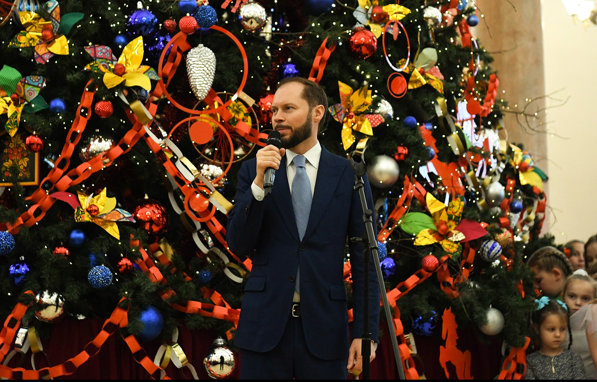 Виталий Королев поздравил с наступающими праздниками юных жителей Верхневолжья