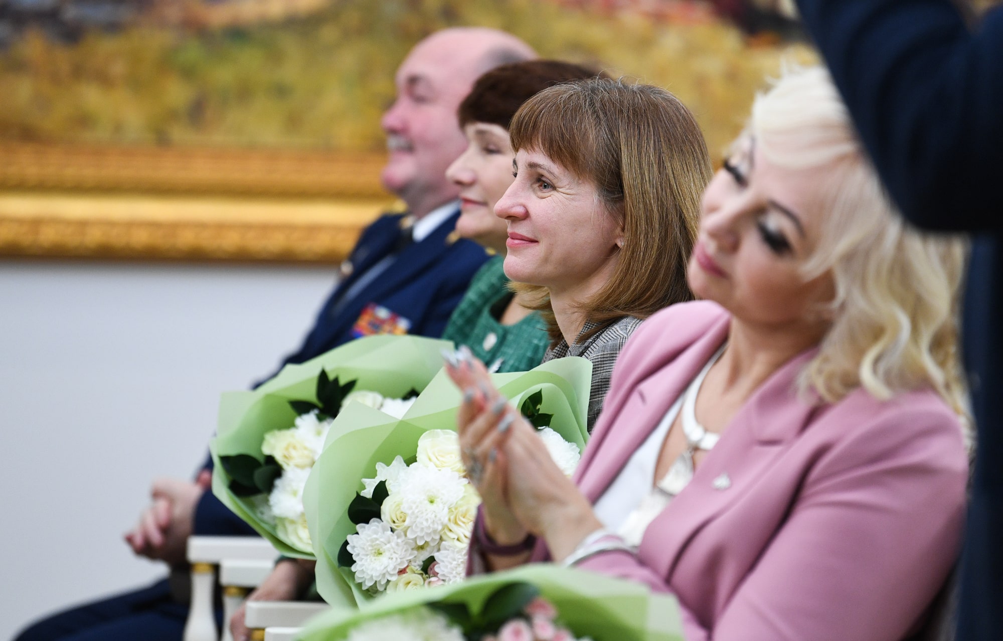 В День Конституции Российской Федерации Виталий Королев вручил государственные и региональные награды жителям Тверской области