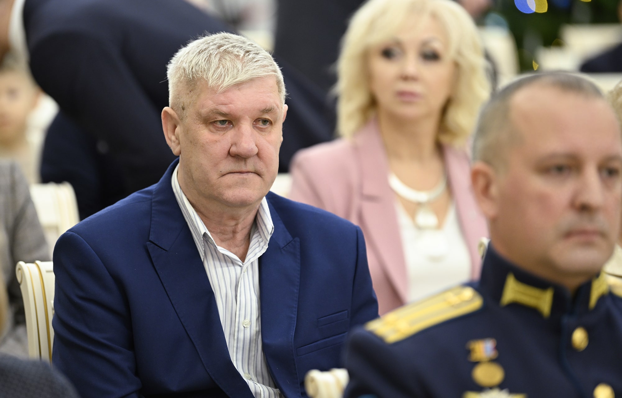 В День Конституции Российской Федерации Виталий Королев вручил государственные и региональные награды жителям Тверской области