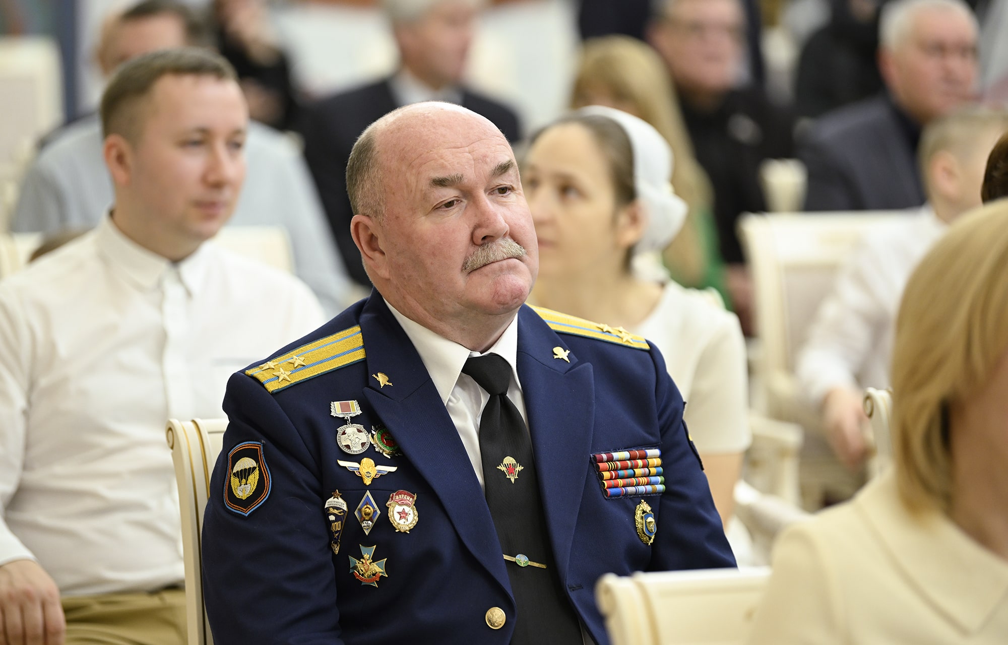 В День Конституции Российской Федерации Виталий Королев вручил государственные и региональные награды жителям Тверской области