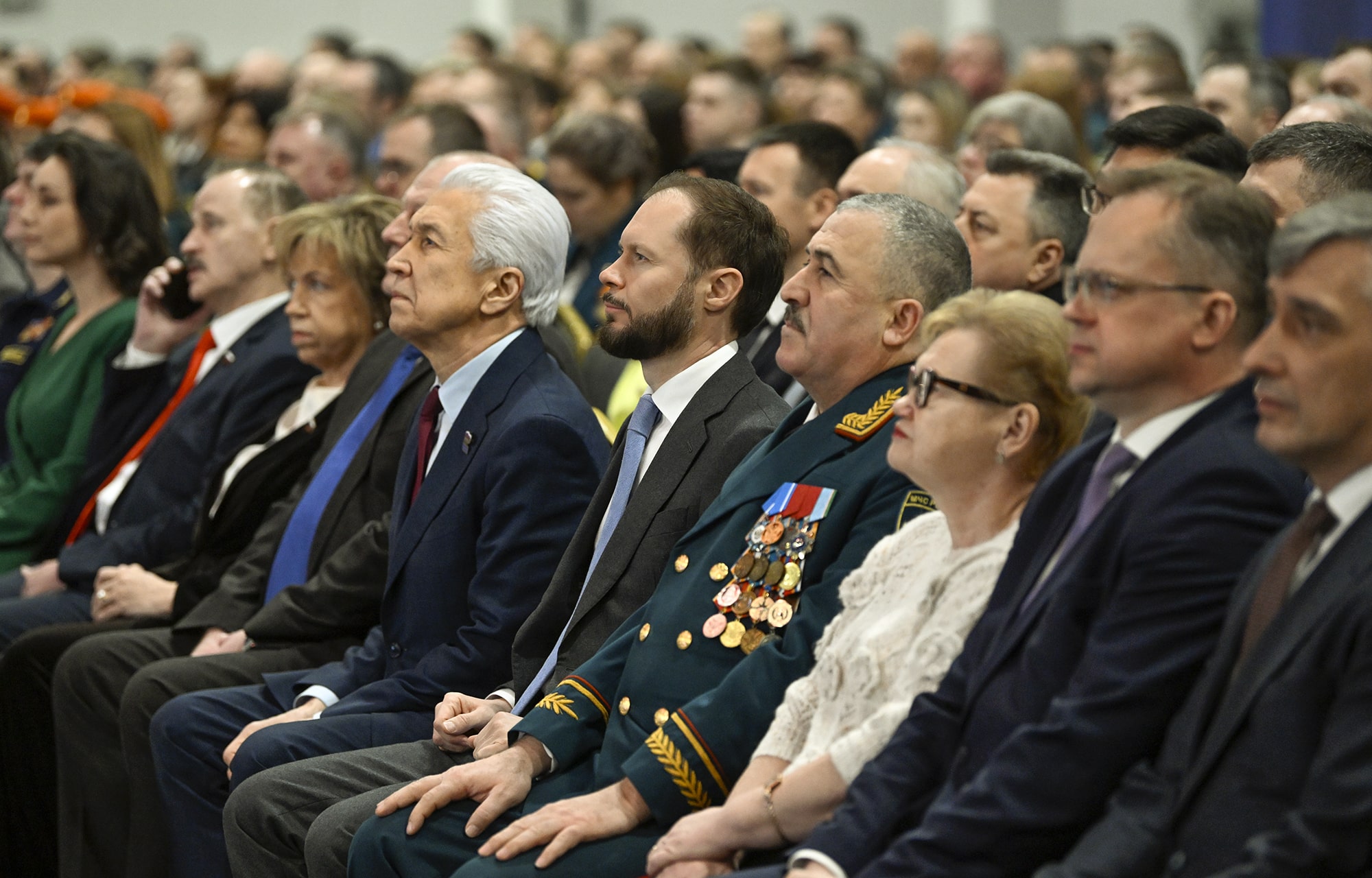 Виталий Королев вручил награды и передал спецтранспорт тверским спасателям