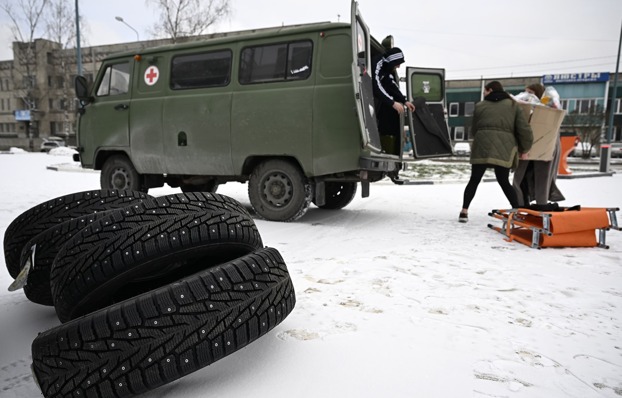 Из Тверской области в зону проведения СВО отправили машину "скорой"