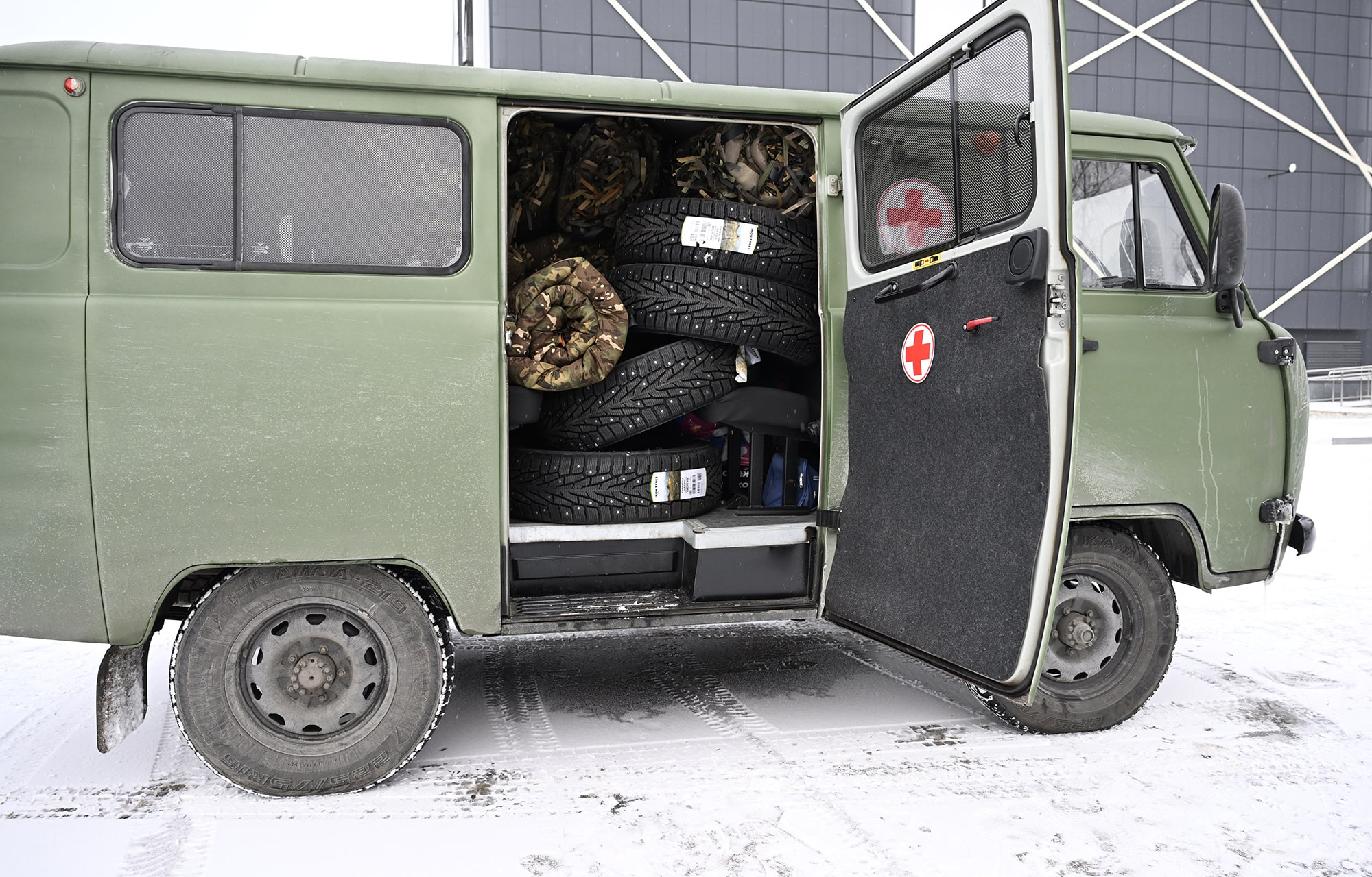 Из Тверской области в зону проведения СВО отправили машину "скорой"