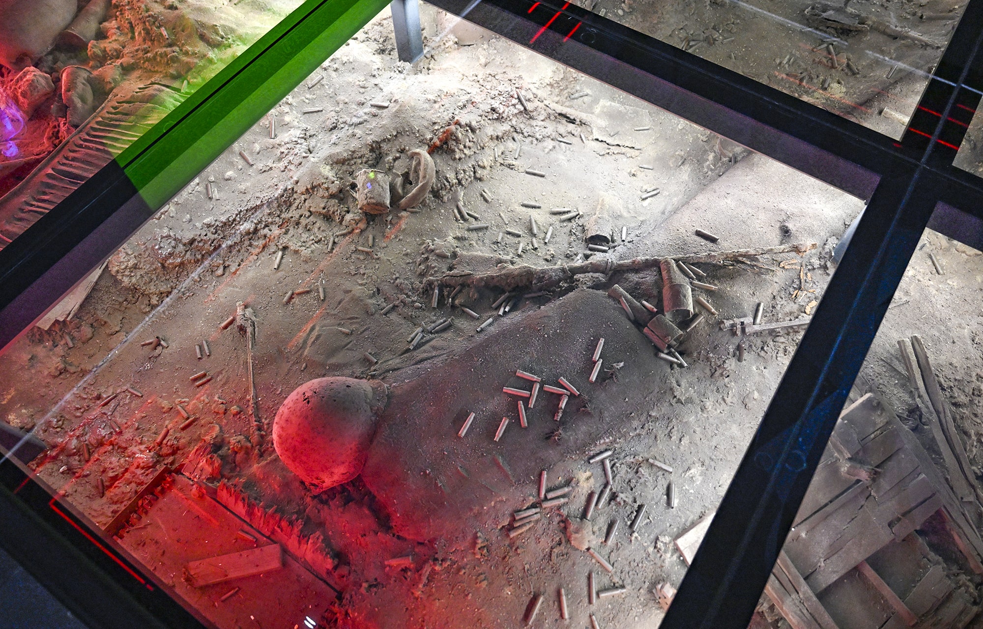 Виталий Королев начал рабочую поездку в Ржевский округ с возложения цветов к мемориалу Советскому солдату