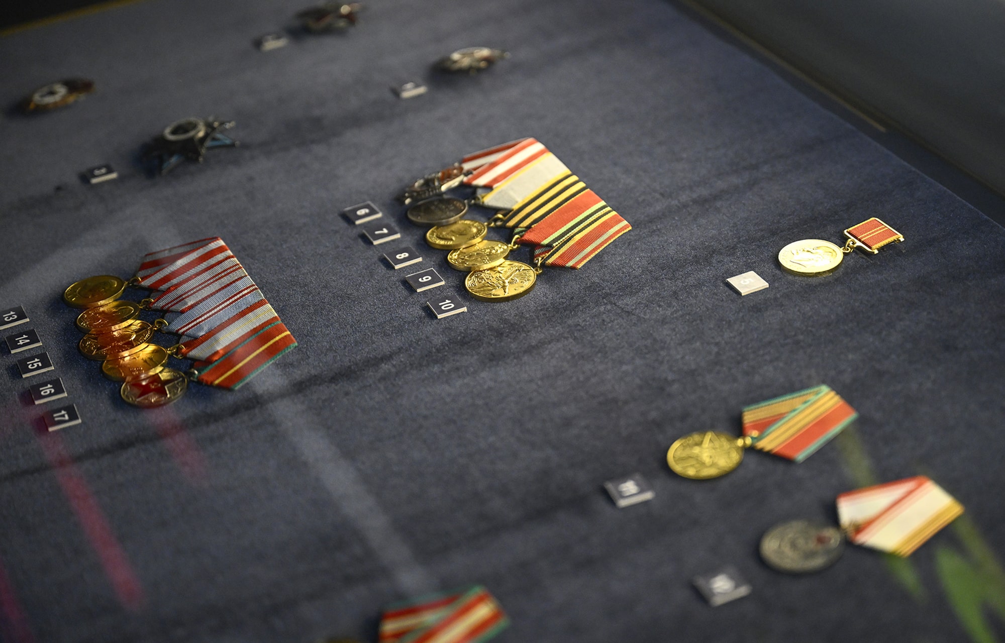 Виталий Королев начал рабочую поездку в Ржевский округ с возложения цветов к мемориалу Советскому солдату