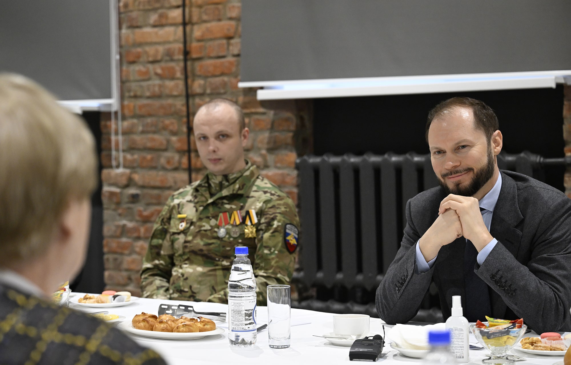 Актуальные для людей вопросы и решения: Виталий Королев встретился с ветеранским активом и общественниками Ржевского округа