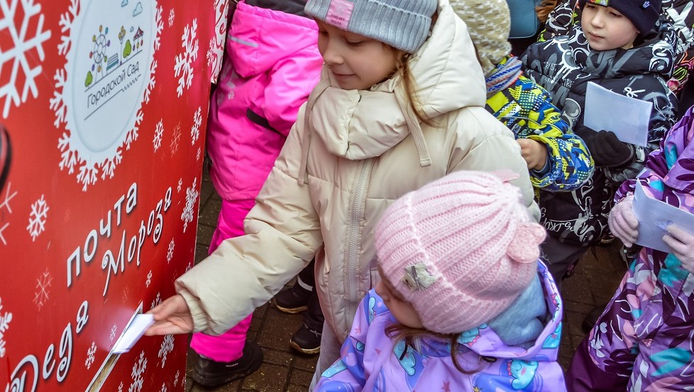 В центре Твери устанавливают домики для Рождественской ярмарки