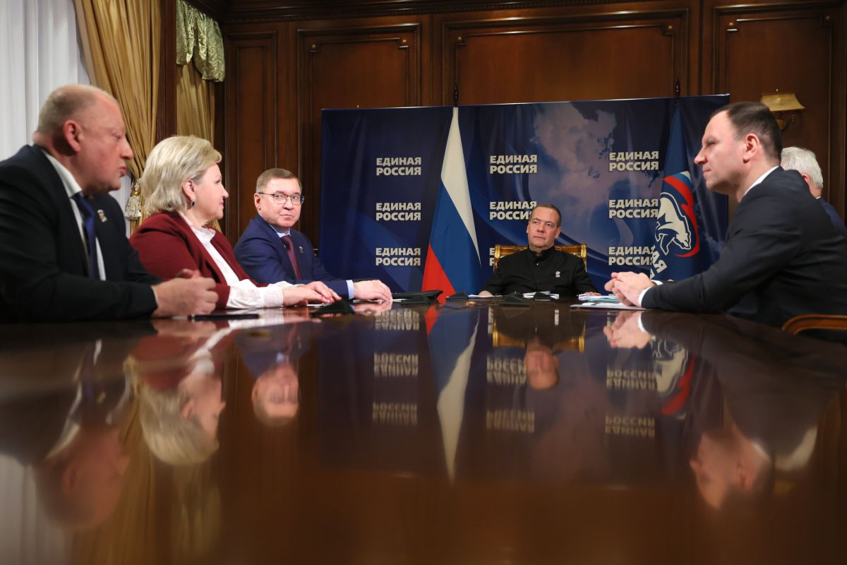 Дмитрий Медведев поддержал кандидатуры на должности секретарей четырёх региональных отделений «Единой России»