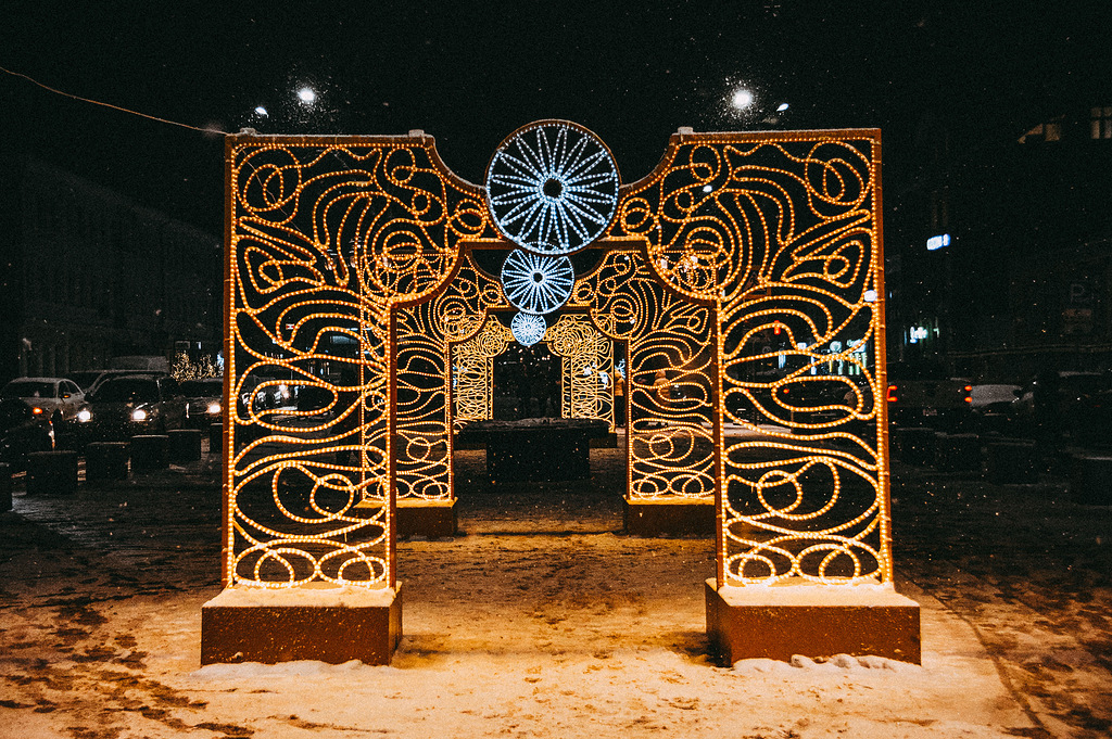 Появились фото украшенной к Новому году Твери