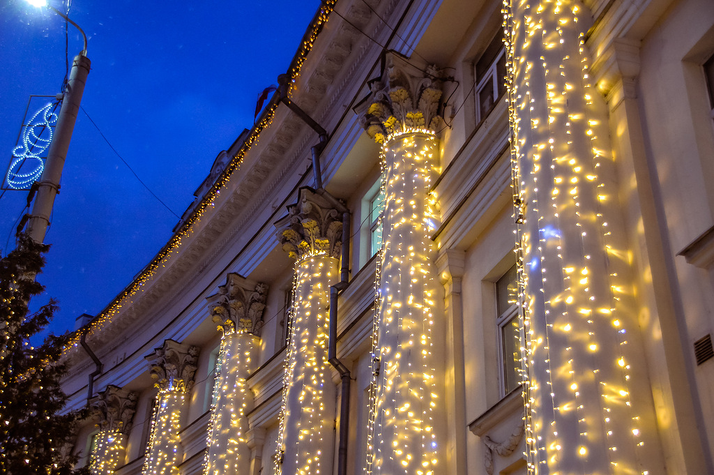 Появились фото украшенной к Новому году Твери