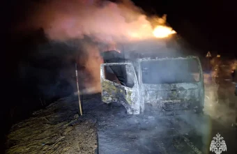 На дороге в Тверской области вспыхнул автомобиль вспыхнул