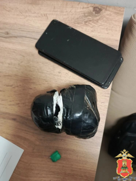 У задержанного под Тверью мужчины нашли крупную партию наркотика