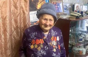 Труженица тыла Зоя Ладыгина из Калининского округа отметила вековой юбилей Труженица