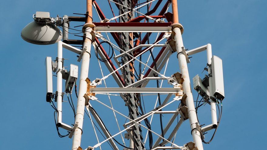 МегаФон получит 1500 базовых станций российского производителя YADRO