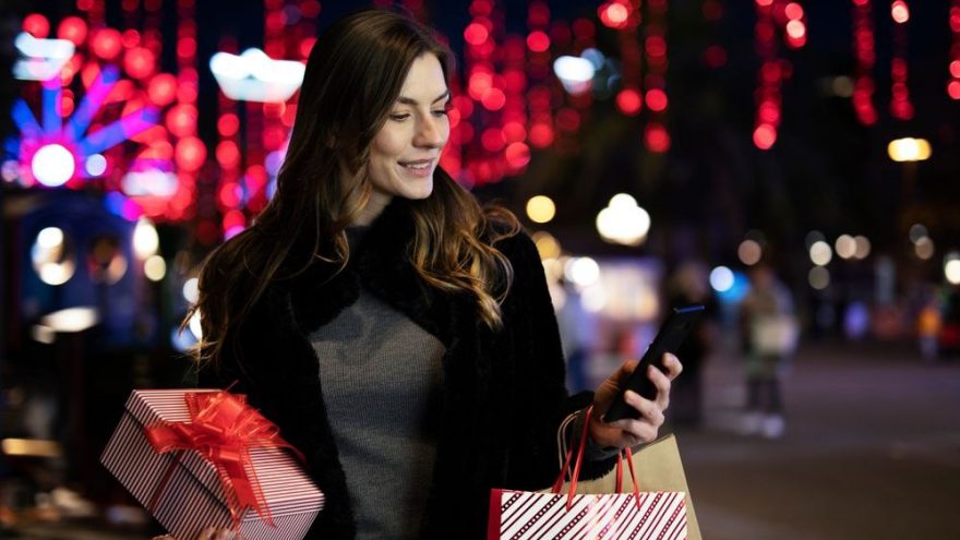 МТС запустила новогоднюю акцию на смартфоны TECNO