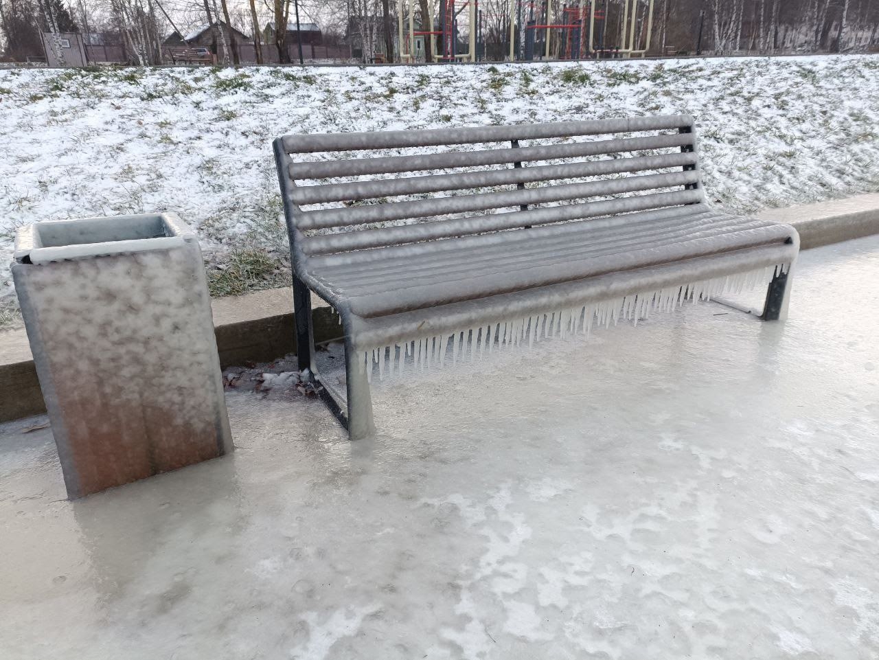 На набережной в Тверской области появился ледяной музей