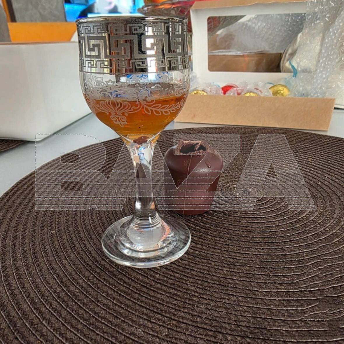 Школьники активно закупаются конфетами с алкогольной начинкой