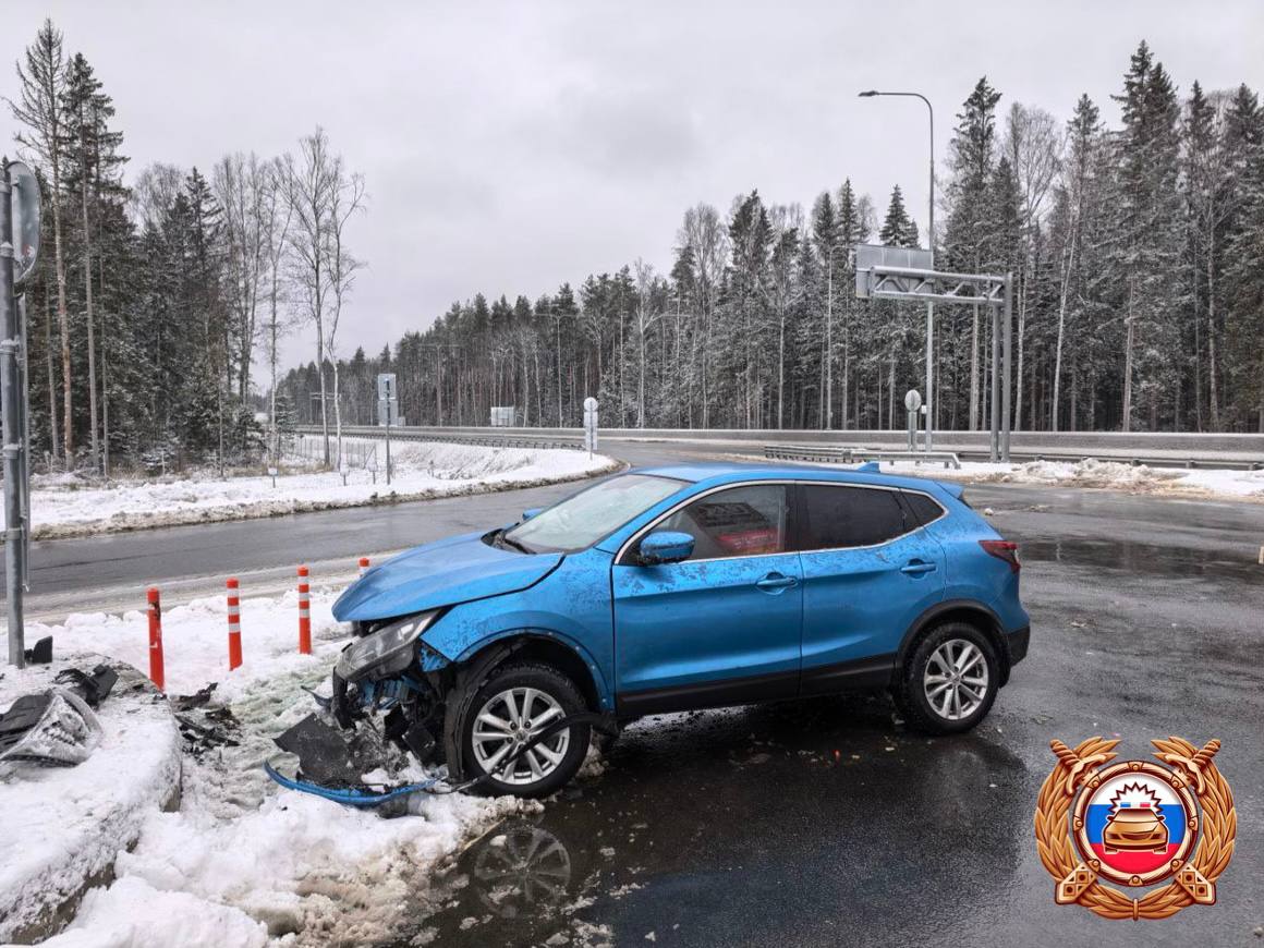 Появились фото с места ДТП под Тверью, в котором пострадали дети