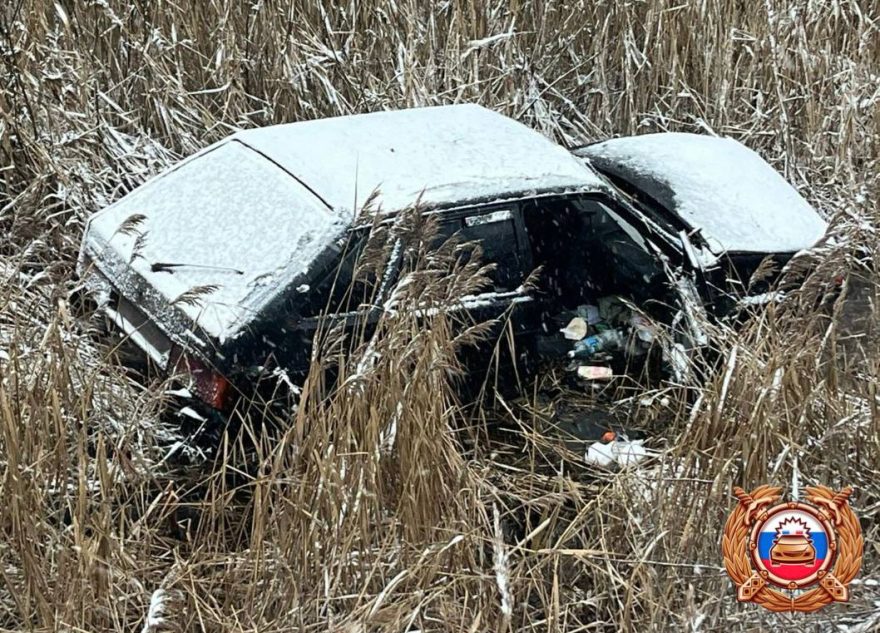 В Тверской области пострадал водитель съехавшего с дороги ВАЗа