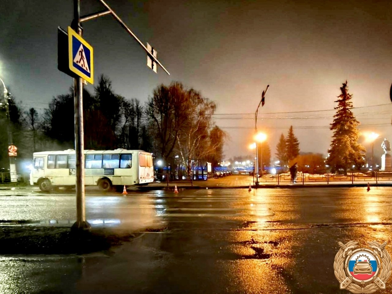 Водитель автобуса сбил двух женщин на зебре в Твери