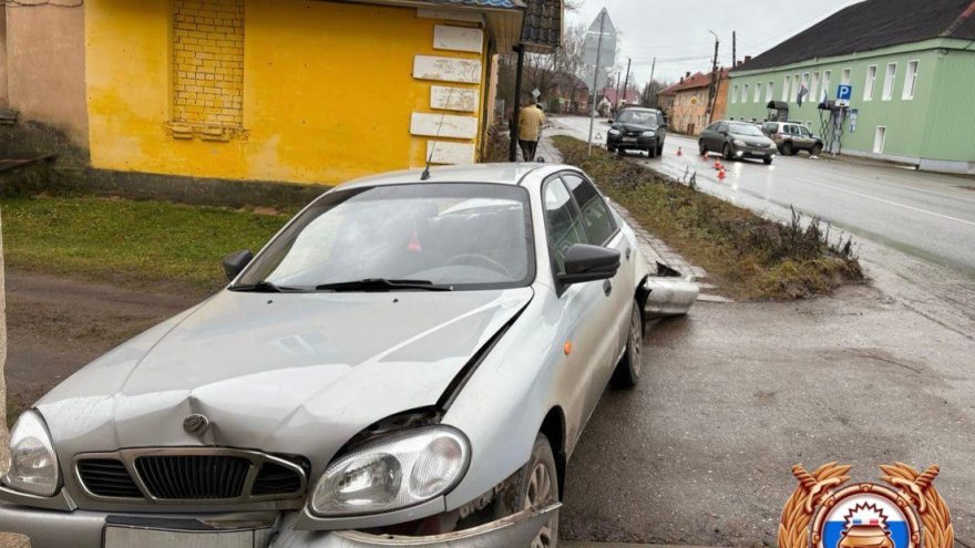75-летнюю женщину доставили в больницу после ДТП в Тверской области
