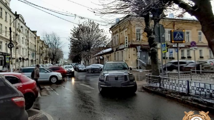 92-летняя женщина попала под колёса "Танка" в Твери