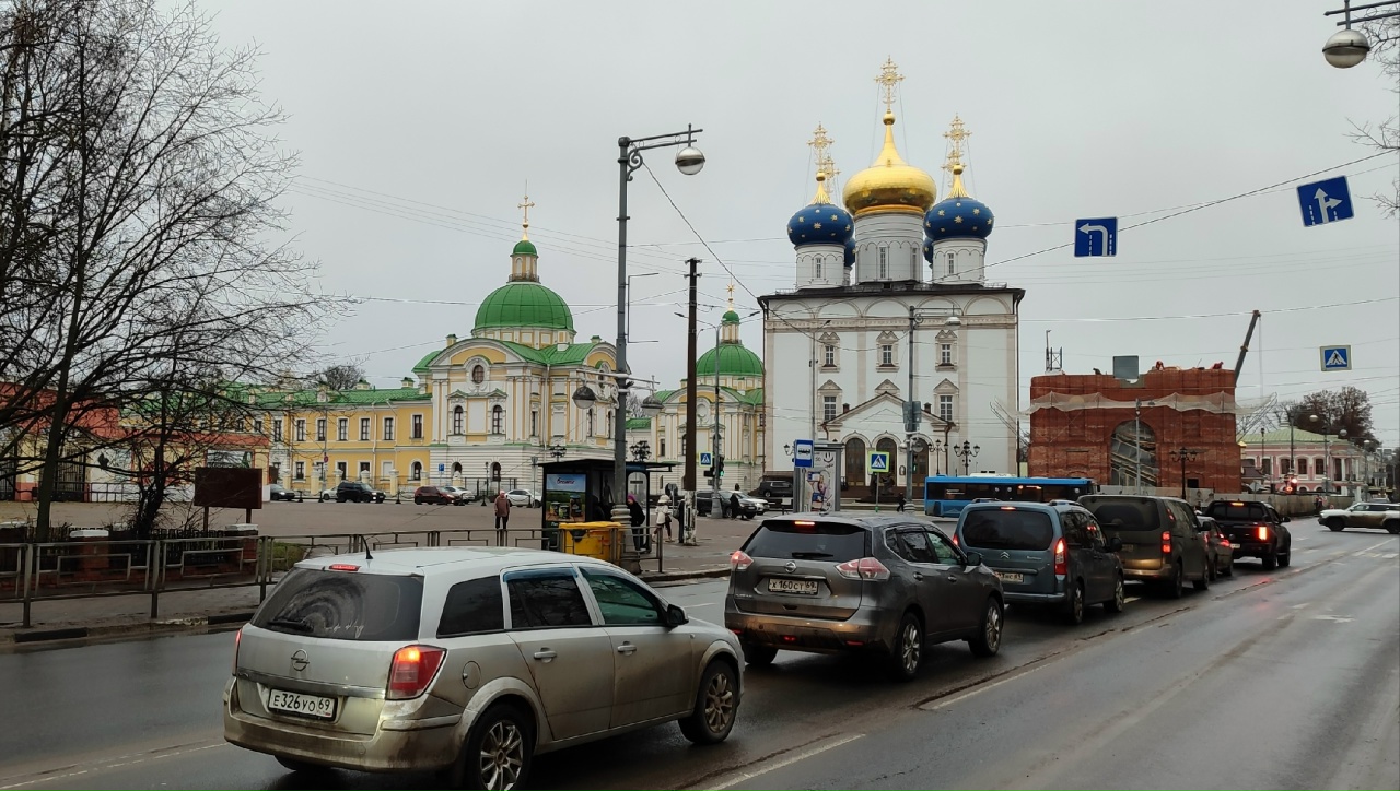 Маршрутом Горобца: едем по Твери с легендарными танкистами