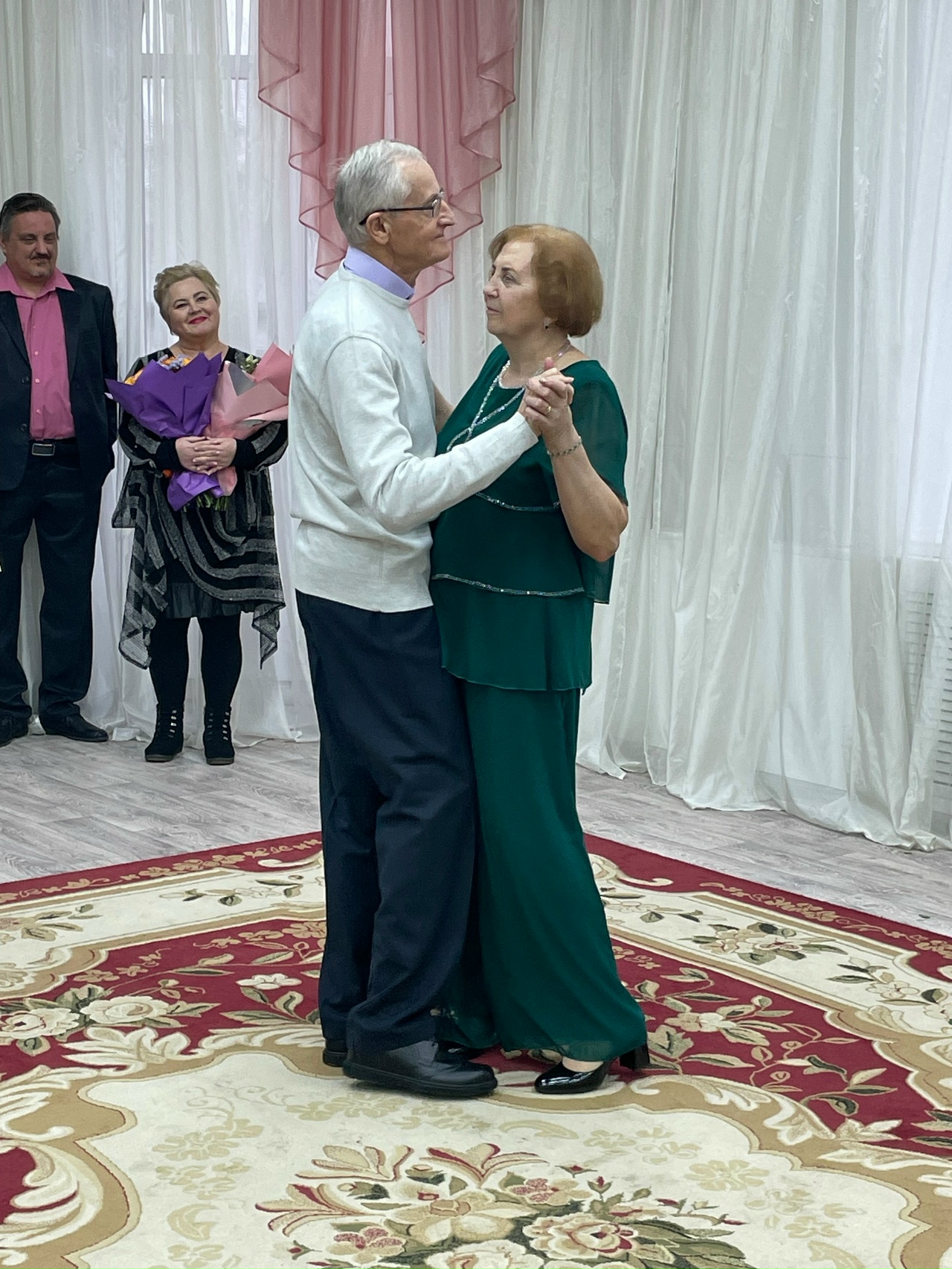 В Вышневолоцком округе чествовали золотых юбиляров супружеской жизни