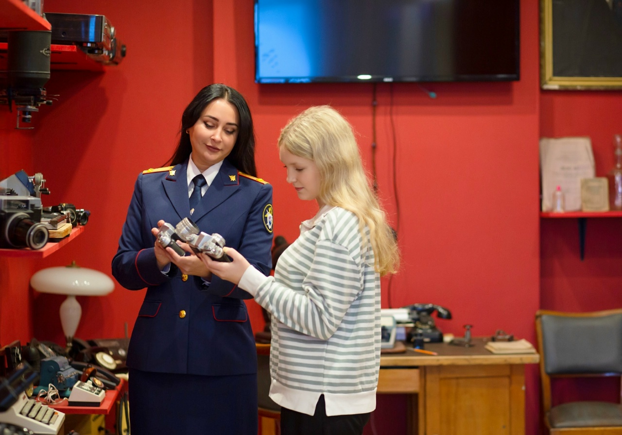 В Тверской области сотрудники Следственного комитета исполнили новогоднее желание школьницы