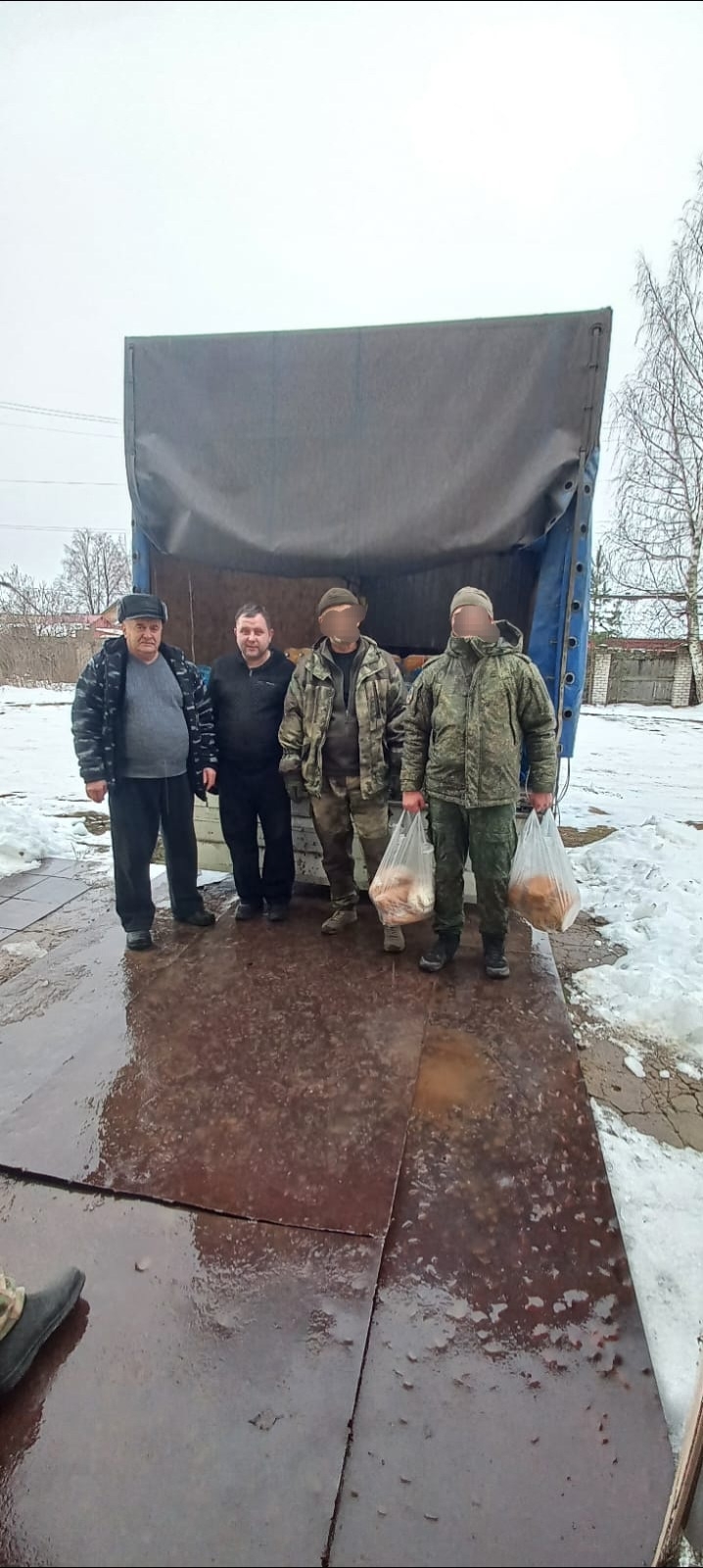 5 тонн воды отправили жители Тверской области бойцам СВО
