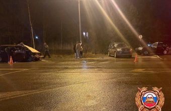 Два человека пострадали в тройном ДТП в Тверской области пострадали