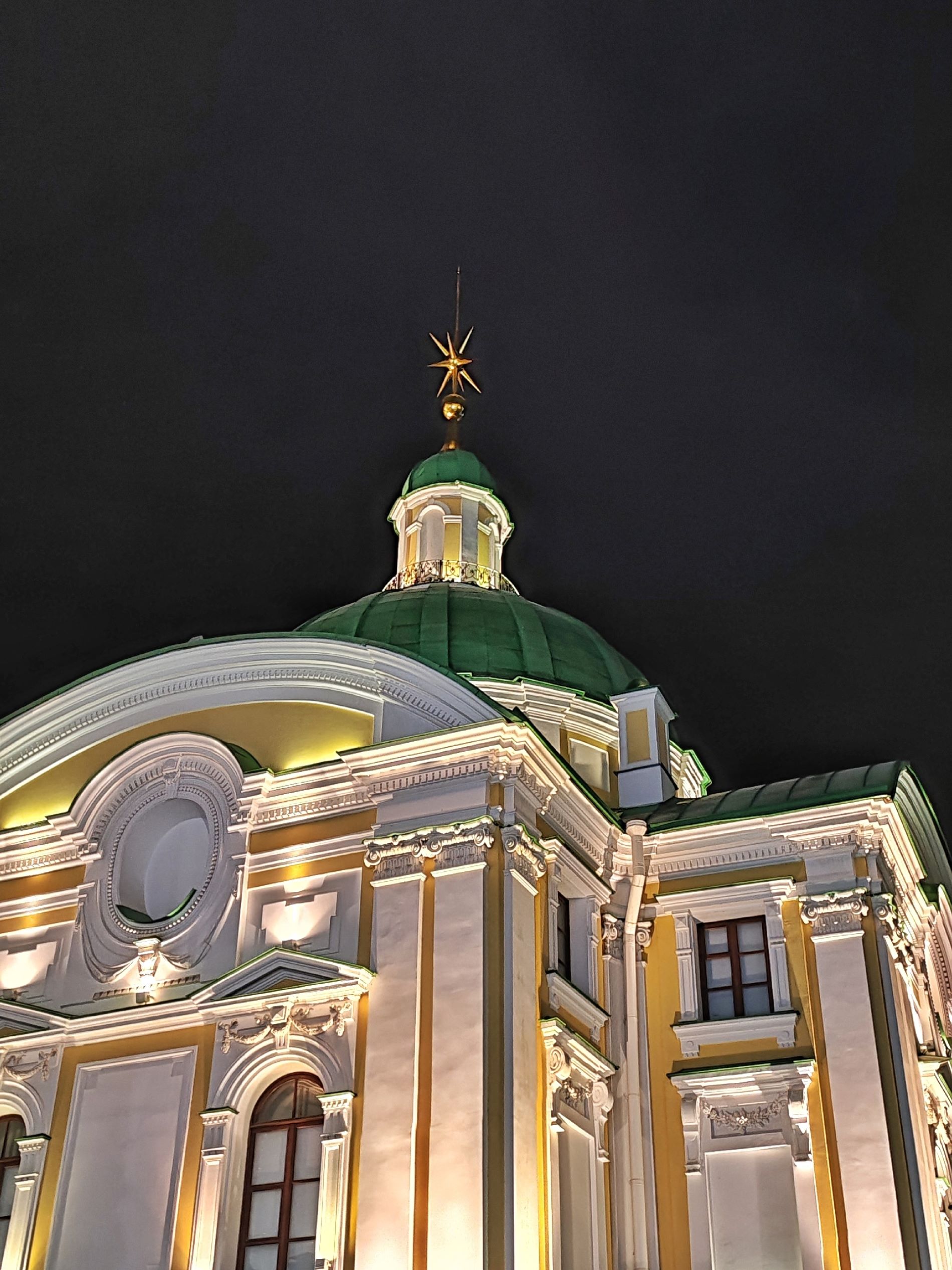 Экскурсовод Юлия Авдеева рассказала о символах Рождества на Соборной площади Твери