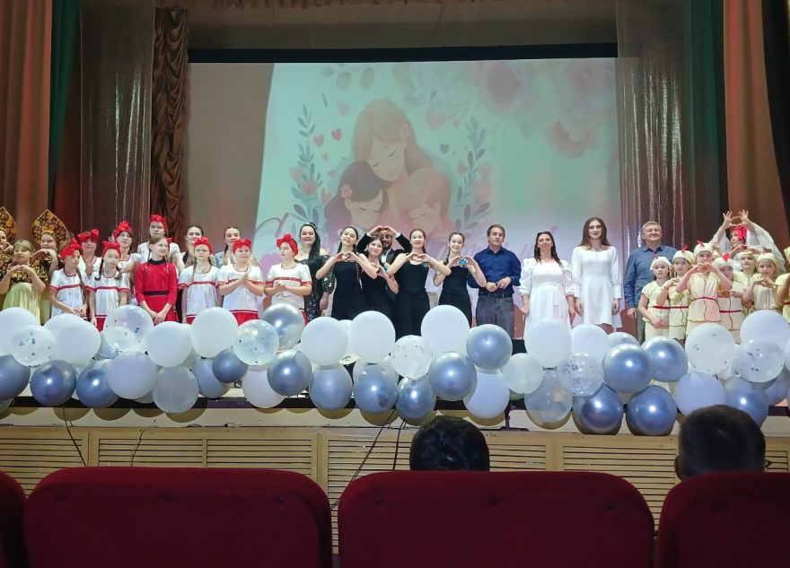 В Оленино большим концертом отметили День матери