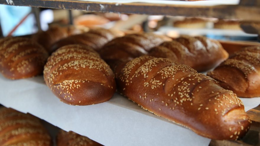 Специалисты Тверской испытательной лаборатории подтвердили качество почти тонны произведенных в Твери хлебобулочных изделий