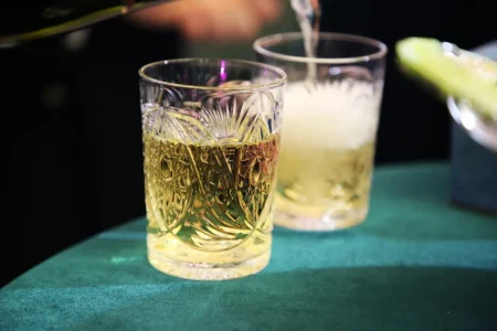 В Госдуме просят убрать "детское шампанское" с полок магазинов детское шампанское