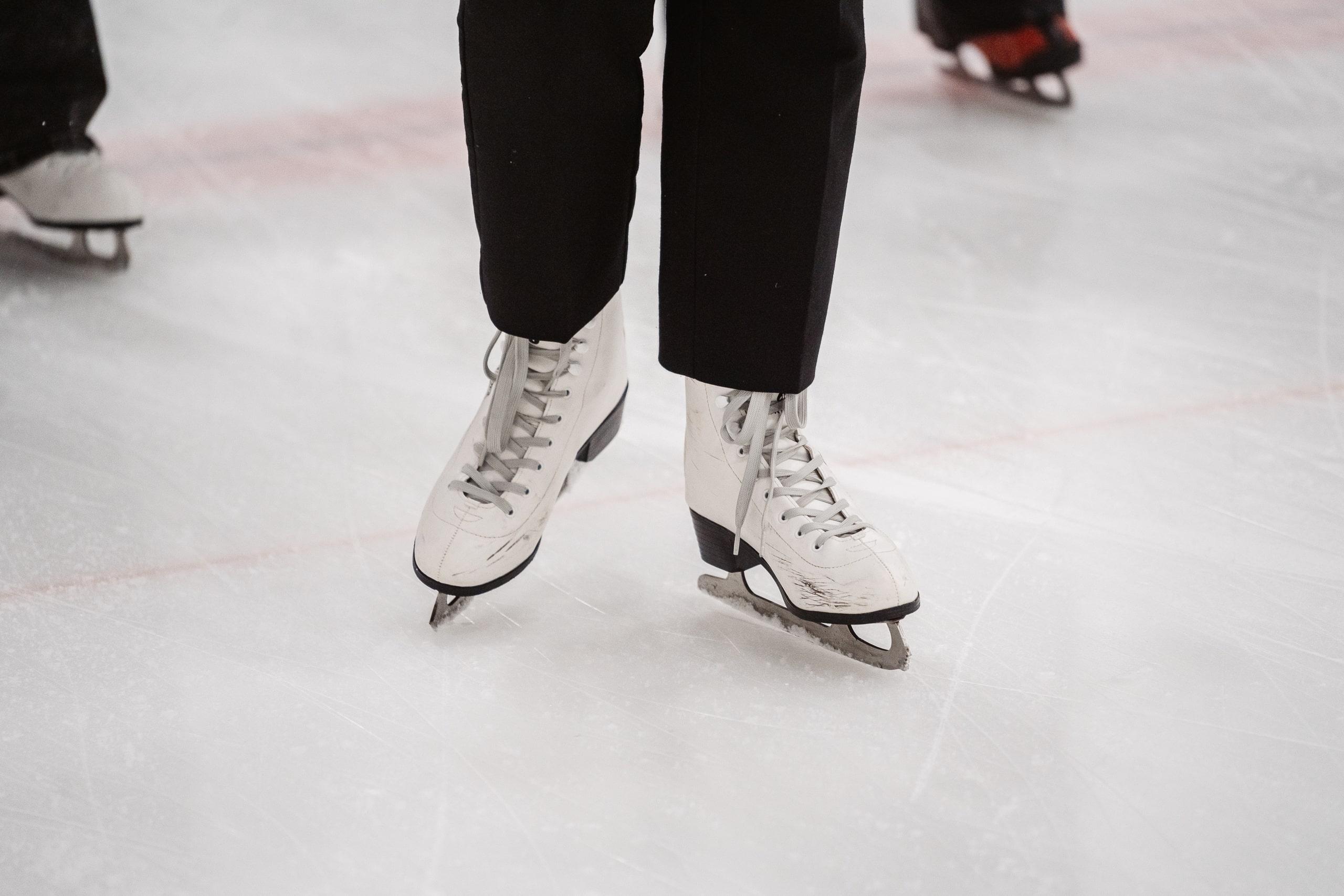 Водитель автобуса сбил двух женщин на зебре в Твери