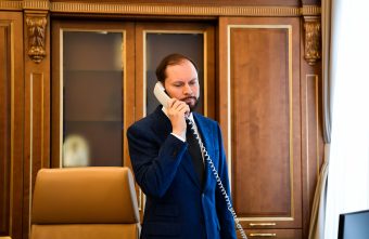 Виталий Королев исполнил новогодние желания тверских детей желания