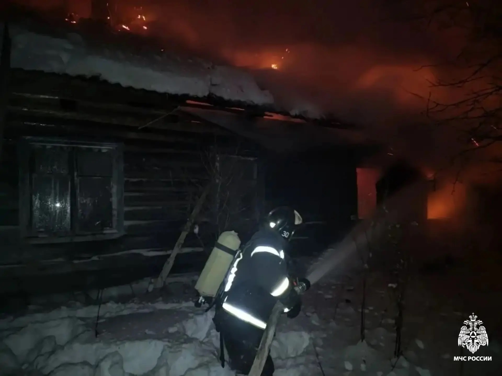 В сгоревшем доме в Тверской области нашли труп женщины