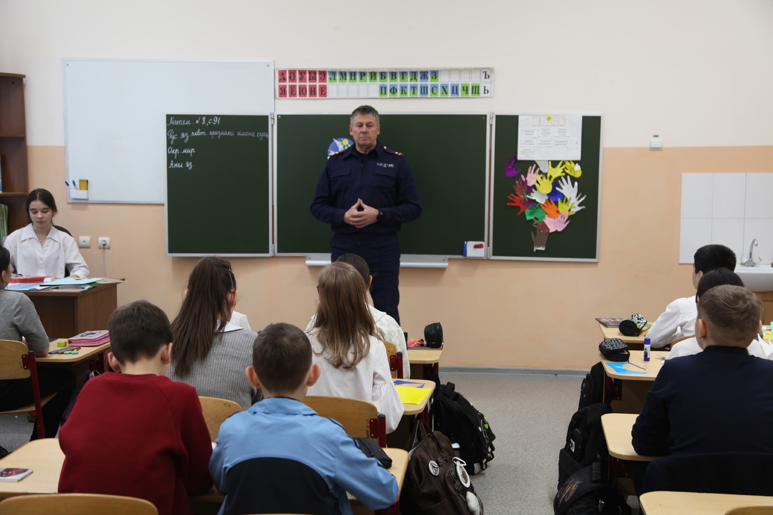 Представитель Следственного комитета и кадеты провели в Твери уроки мужества