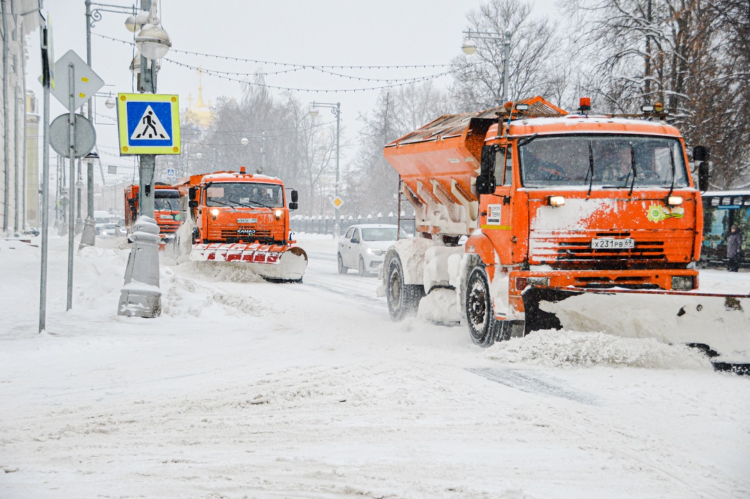 В Твери усилили расчистку улиц из-за снегопадов