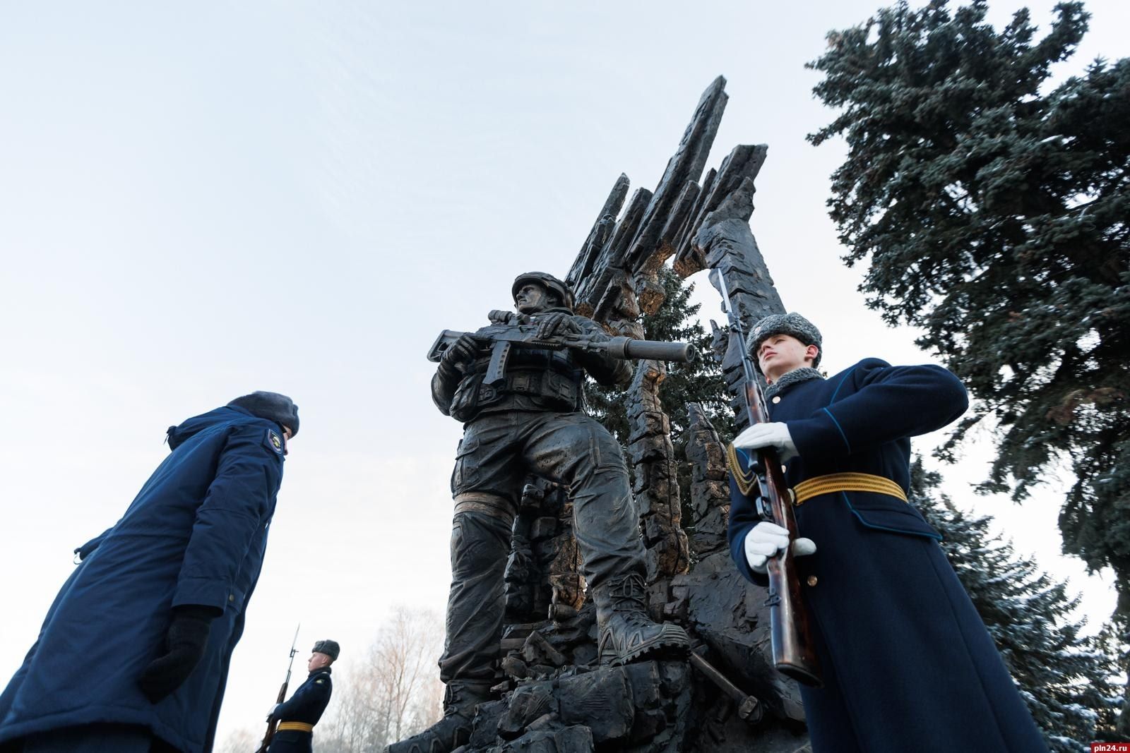 Скульптор Ржевского мемориала стал автором памятников десантникам